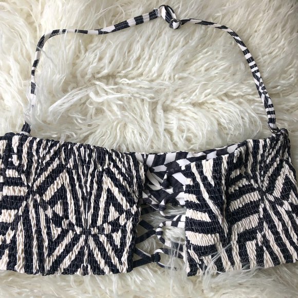 Alice and Olivia Bikini - Picture 2 of 8